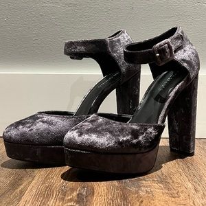 Call it Spring Closed Toe Purple Crushed Velvet Platform Block Heel - Size 7